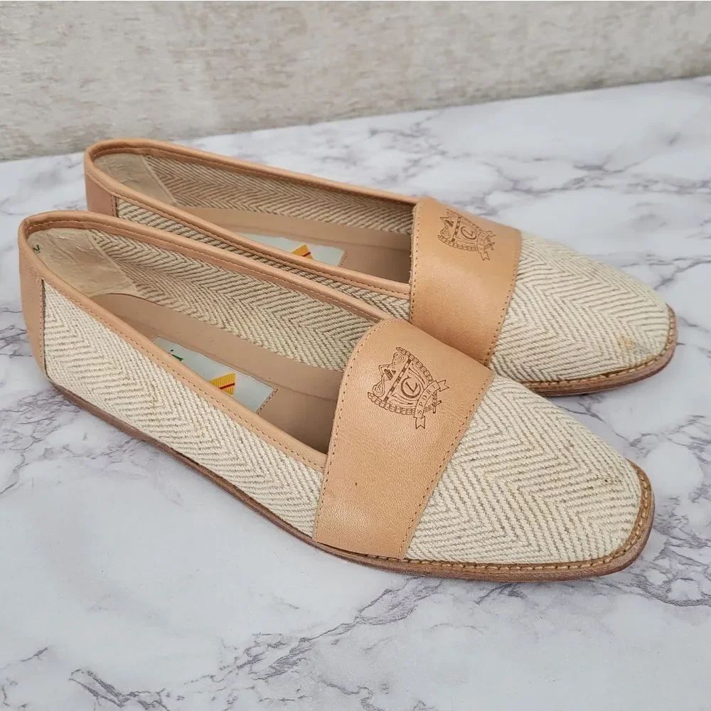 Liz Claiborne Vintage Beige Woven and Tan Leather Flats Loafers Shoes Preppy